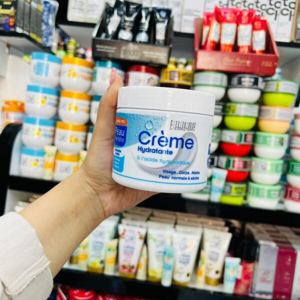 💧 Crème Hydratante à l’Acide Hyaluronique – Derma Pro