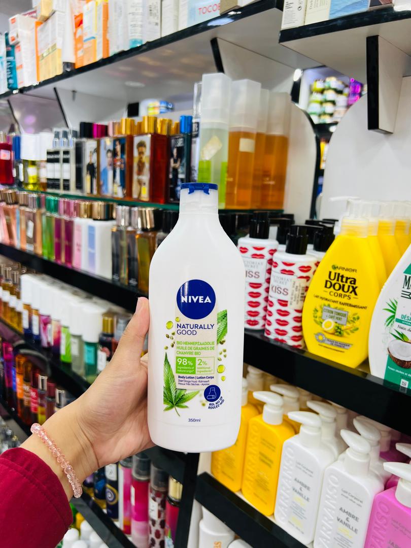 WhatsApp-Image-2025-07-27-a-16.02.05_e7e4fc4e.jpg Nivea Naturally Good - Lait Corps à l’Huile de Chanvre Bio – Image 1