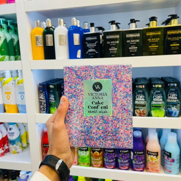 VICTORIA CAKE CONF ETTI